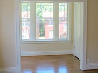 6246 North Dr APT 1E, University City, MO 63130