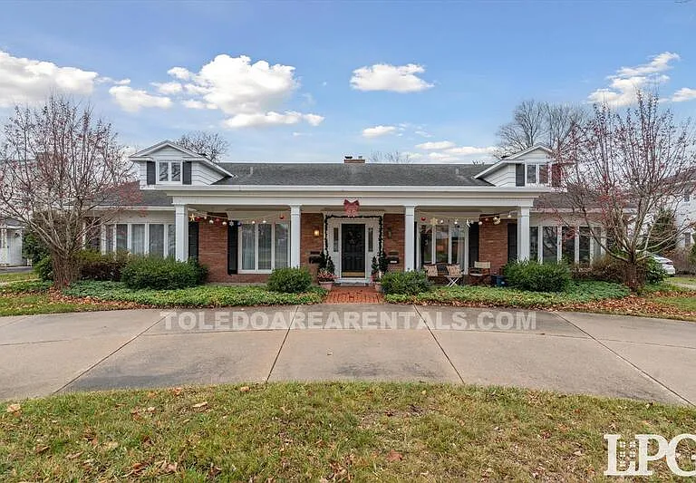 3835 Hillandale Rd E — Photo 3