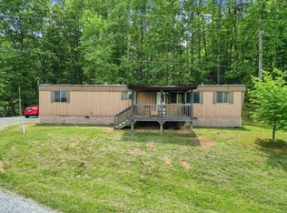 5882 Old Fincastle Rd, Fincastle, VA 24090