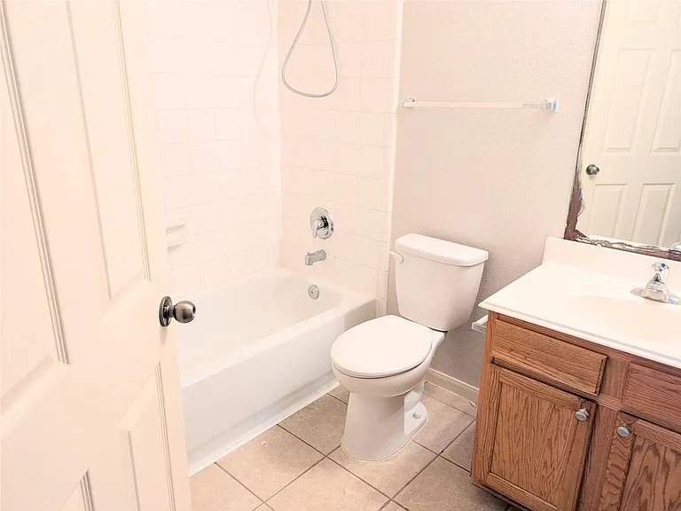 2716 Park Falls Dr — Photo 17