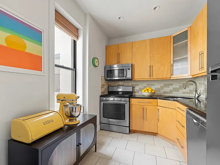 14 Butler Pl #81 — Photo 4