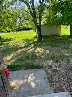 2 bed, 1.0 bath, 935 sqft, $875 — Photo 2