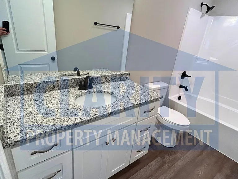 5062 Solar Ln NW — Photo 30