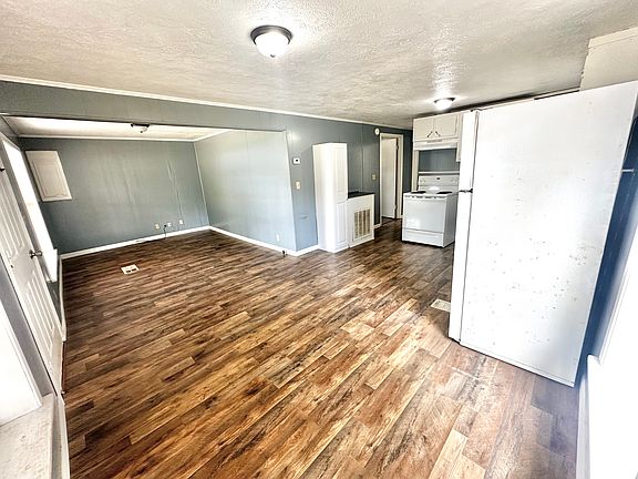 3rd image of 108 Miller Ave APT A