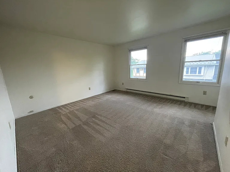 435 Cedarcrest Dr — Photo 12