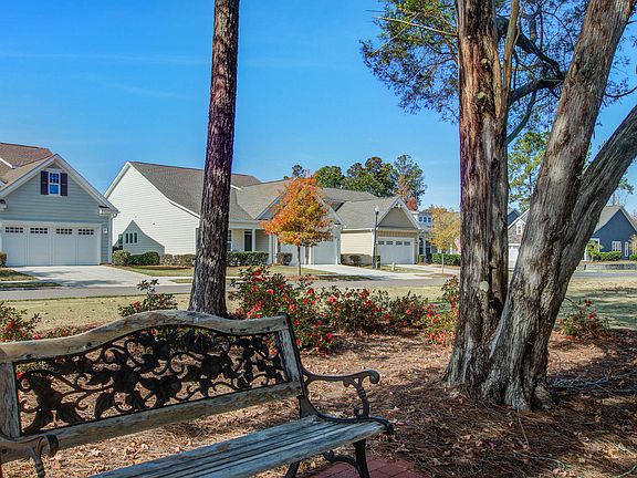4th image of 1015 Central Ponds Dr