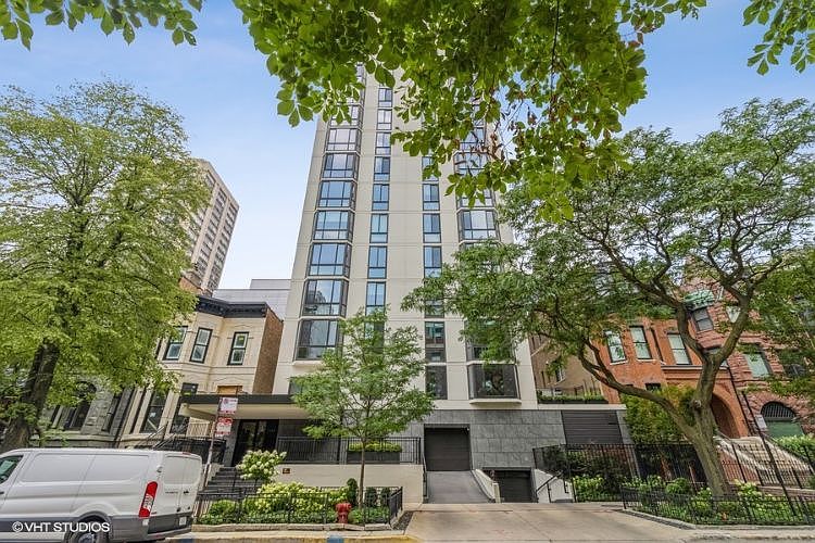 1st image of 1530 N Dearborn Pkwy #3