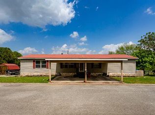2106 Water Front Dr, Kerrville, TX 78028