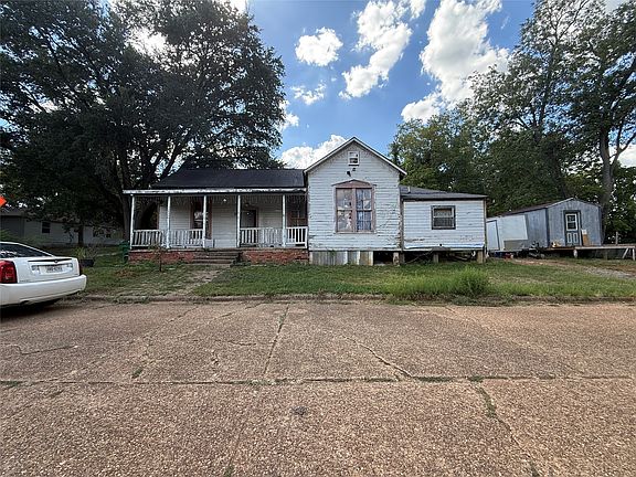 2nd image of 109 E Gooch St