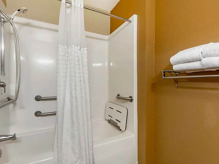 Studio Suite - 1 Queen Bed