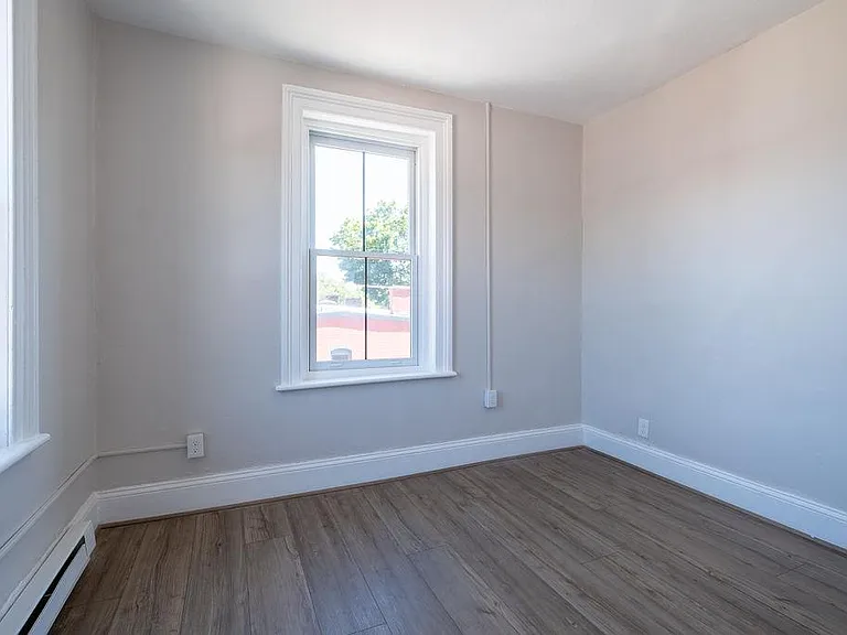 42 Liberty St #4 — Photo 4