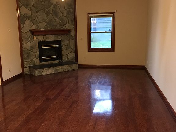 3rd image of 615 Timberview Dr
