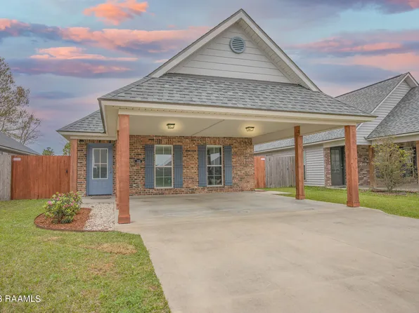 319 Harvest Ln, Abbeville, LA 70510