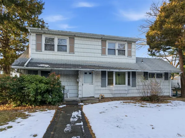 2377 Stewart Avenue, Westbury, NY 11590