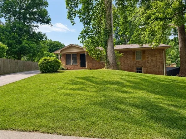 2401 Dawn Ct, Decatur, GA 30032