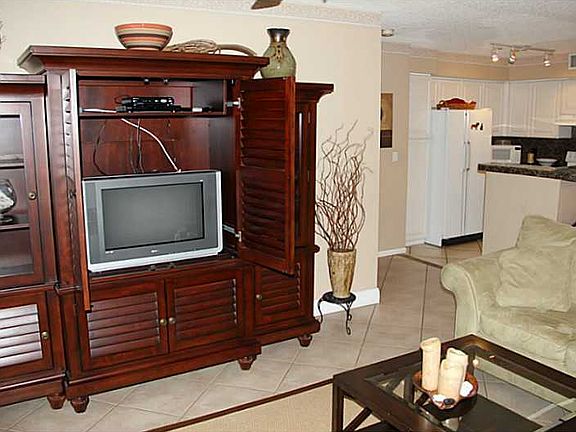 Home For Sale In Yacht Club