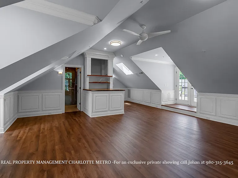 529 Queens Rd — Photo 31