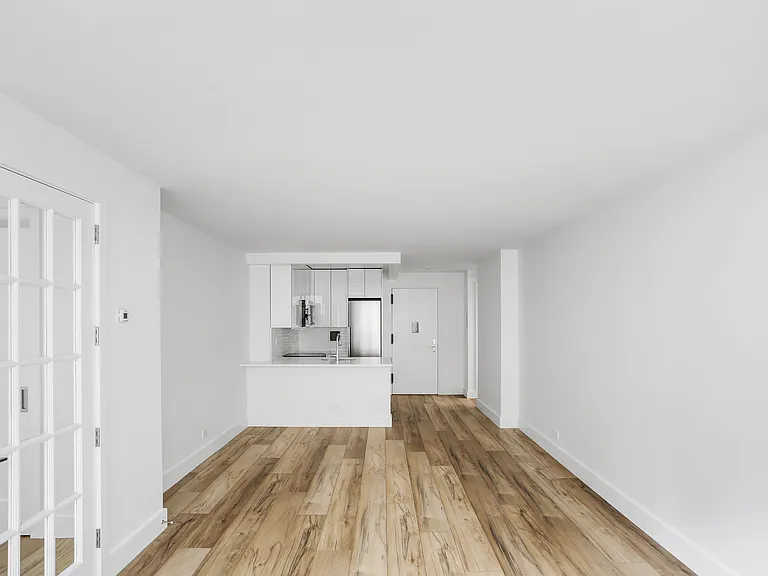 315 W 57th St #10A — Photo 3