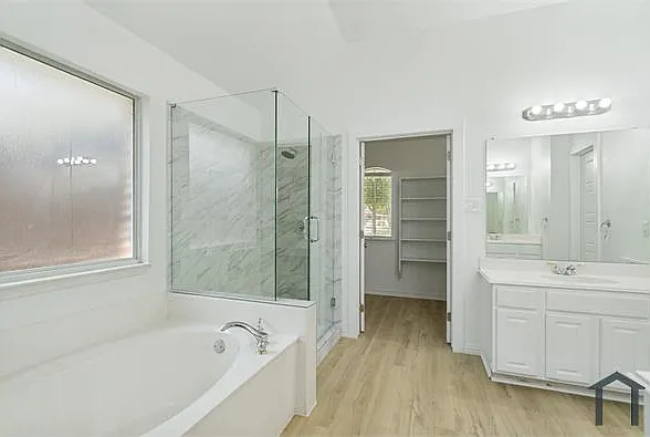 3 bed, $3,000 — Photo 4
