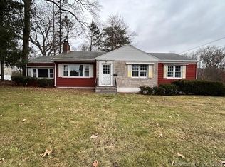 345 Woodland St, Manchester, CT 06042