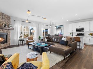 W72N1148 Augusta Ln, Cedarburg, WI 53012