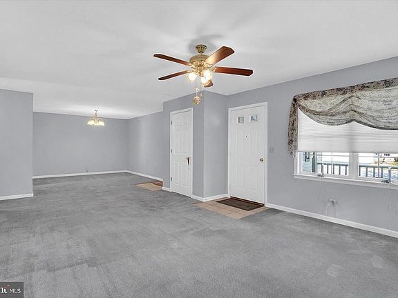 3rd image of 1022 Hastings Blvd