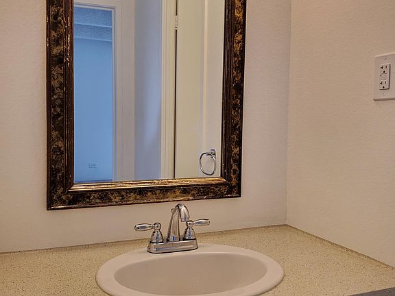5th image of 1055 N Logan St APT 209