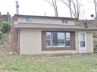 9106 Steinbarger Lake Dr, Wawaka, IN