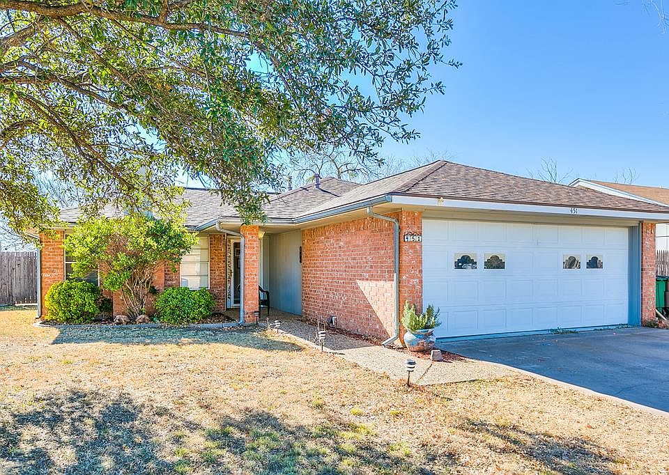 1st image of 451 Mimosa Dr