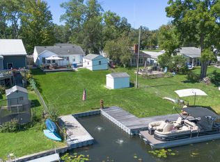 4661 Forest Ave, Waterford, MI 48328