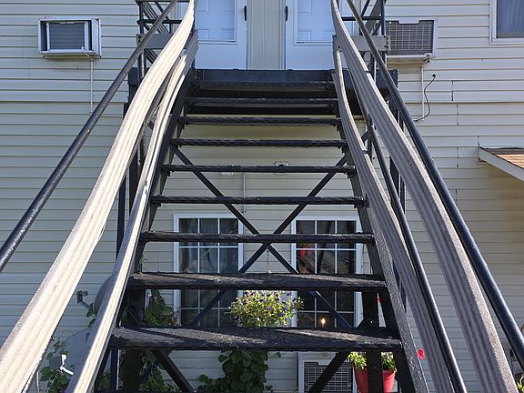 4th image of 524 Baldwin Ave #1
