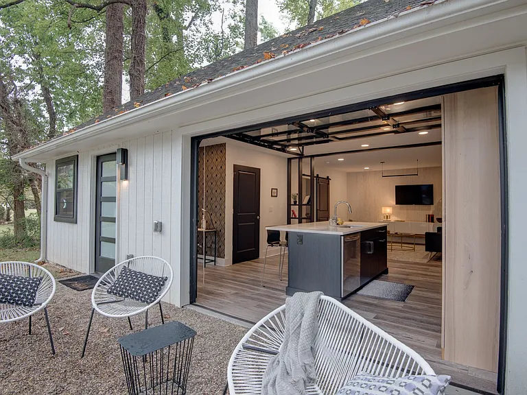 3945 Rockfern Rd #B — Photo 1