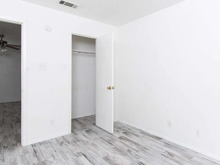 2018 Cedarhill Dr #B — Photo 12
