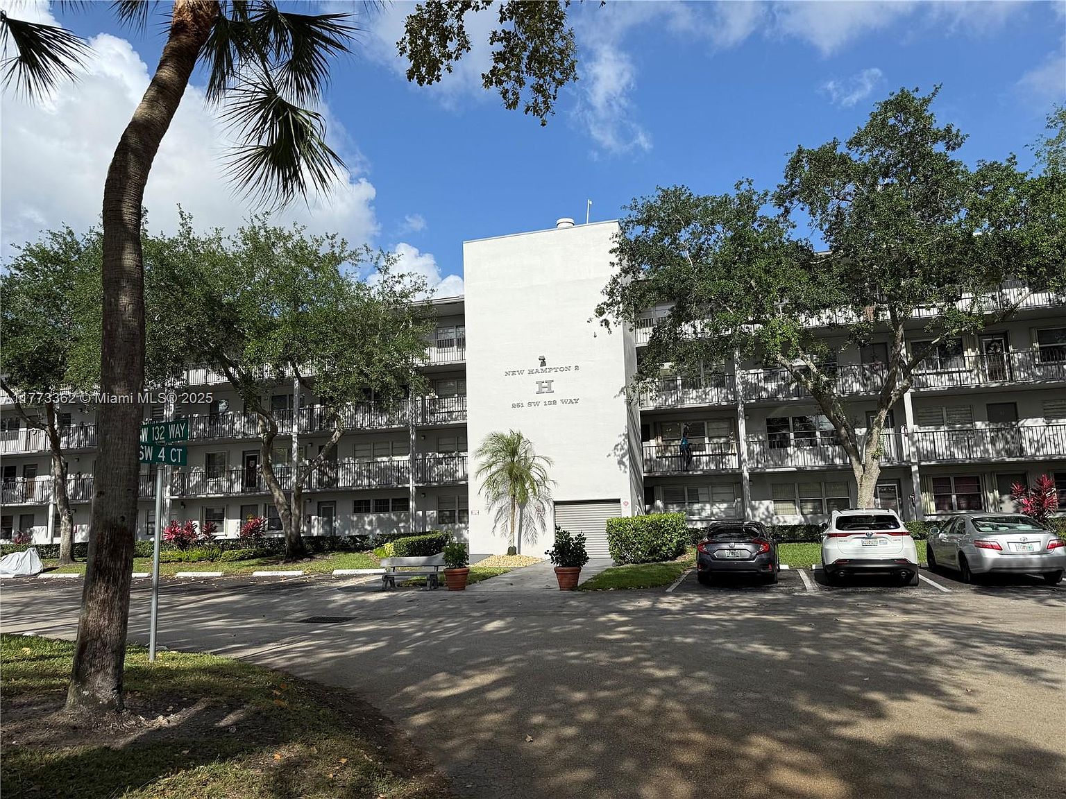 251 SW 132nd Way APT 318H