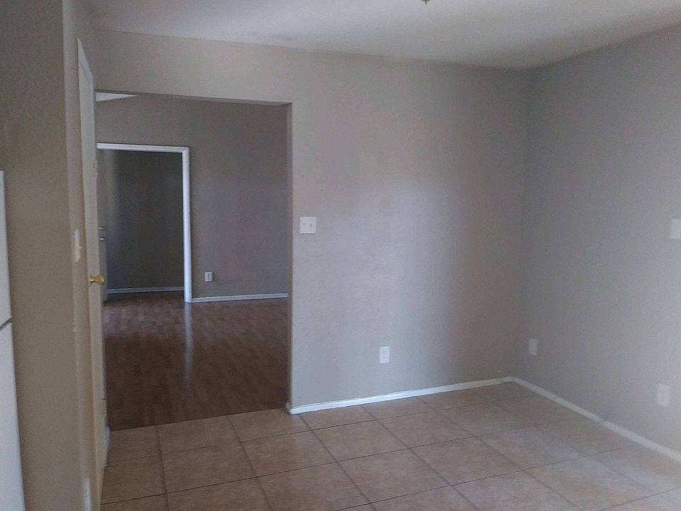 2nd image of 4119 N 105th Ln