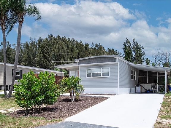 4th image of 8081 SE Skylark Ave