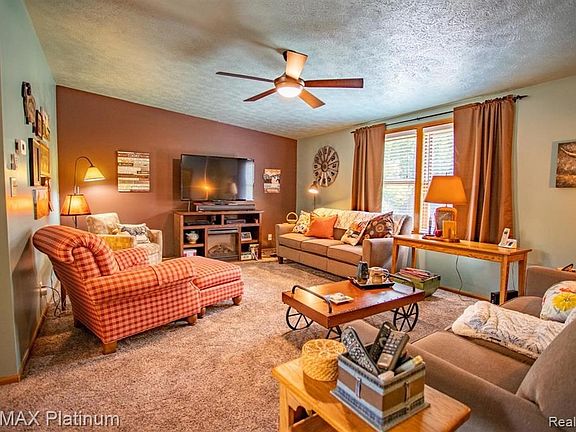 5th image of 21720 Meri Dr