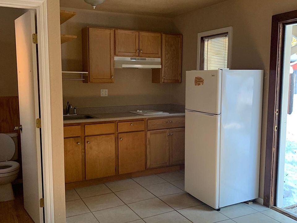 1st image of 3688 Aspen Ave #1