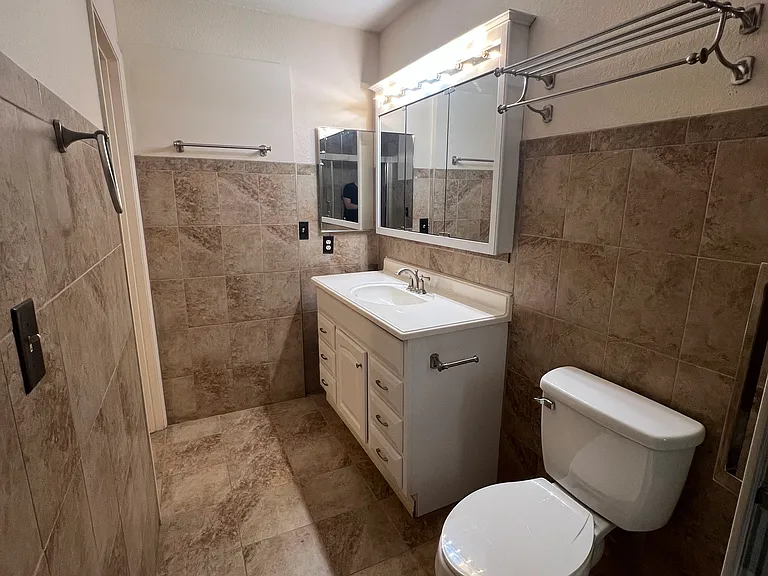 6735 Trammel Ct — Photo 5