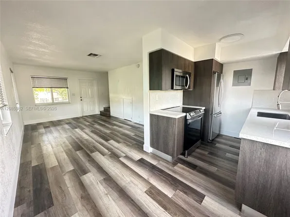 913 NE 17th St #9, Fort Lauderdale, FL 33305