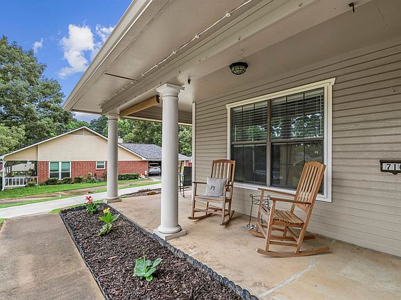 4th image of 710 Brookhollow Dr