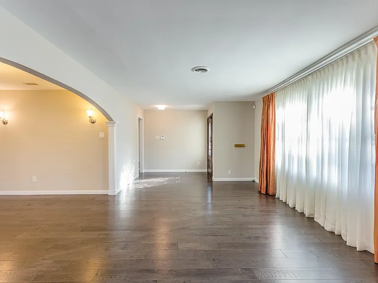 3006 Conway St — Photo 6