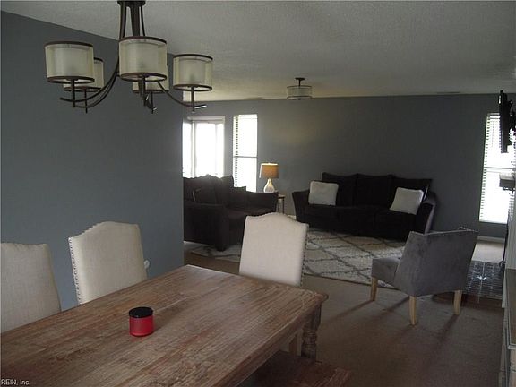 4th image of 1113 Newcombe Dr