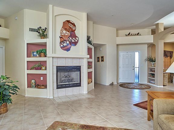 5th image of 407 W Pecan Valley Dr