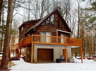 117 Pickerel Ln, Greentown, PA 18426