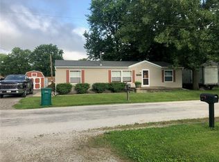 325 Hunt Dr, Dalton City, IL 61925