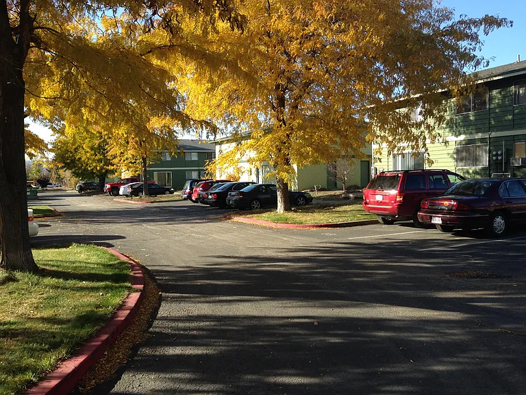 Aspen Circle Apartments — Photo 6