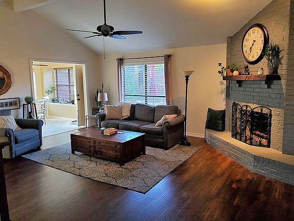 5th image of 3208 Santana Ln