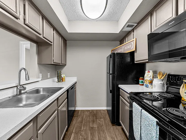 Trinity Village Apartments — Photo 40