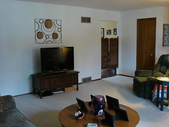 4th image of 445 E Estates Pl
